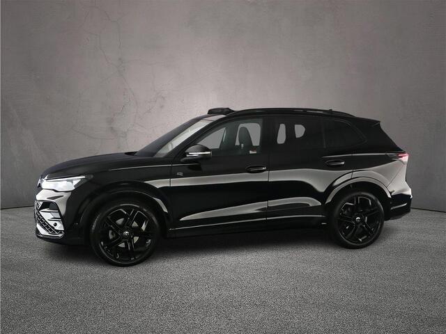 Volkswagen TIGUAN R-Line Edition 1.5 eTSI 150pk DSG Automaat Trekhaak, Harman Kardon audio, Panoramadak, Adaptive cruise control, Black Style, 360 camera, Achteruitrijcamera