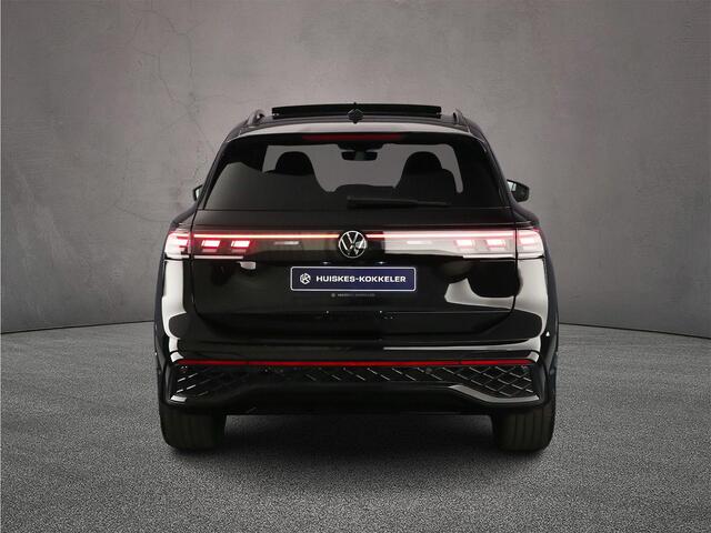 Volkswagen TIGUAN R-Line Edition 1.5 eTSI 150pk DSG Automaat Trekhaak, 360 camera, Panoramadak, Adaptive cruise control, Black Style, Elektrische achterklep, LED matrix koplampen