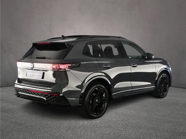 Volkswagen TIGUAN R-Line Edition 1.5 eTSI 150pk DSG Automaat Trekhaak, Panoramadak, Harman Kardon audio, Adaptive cruise control, Elektrische achterklep, LED matrix koplampen