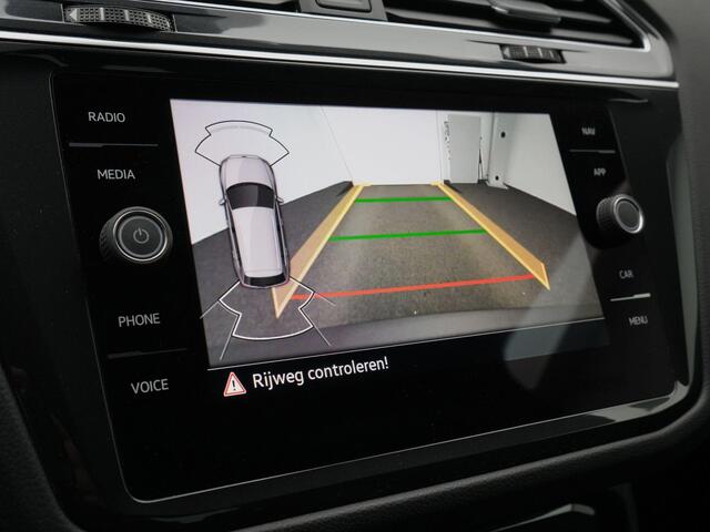 Volkswagen TIGUAN 1.4 TSI eHybrid 245 pk DSG R-Line Business+ | Panoramadak | IQ Light | Achteruitrijcamera | Park Assist | Cruise Control | Side Assist | 19 inch