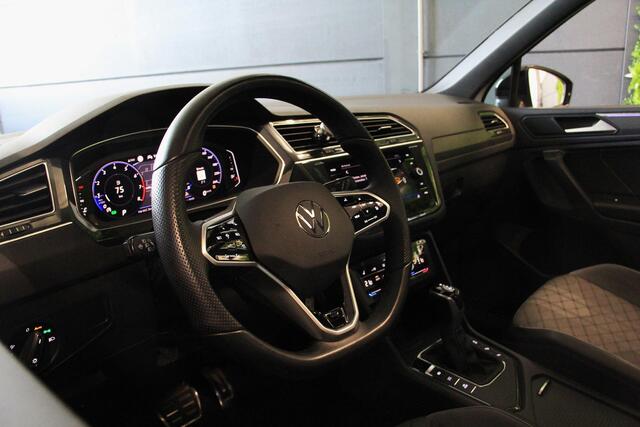 Volkswagen TIGUAN 1.5 TSI 3x R-Line Business+ Black Style pakket | Panorama dak | Reflex Zilver | Full option | MEER FOTO'S VOLGEN!