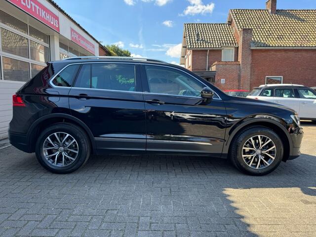 Volkswagen TIGUAN 1.4TSI 150PK DSG Highline Trekhaak Navi ACC Carplay
