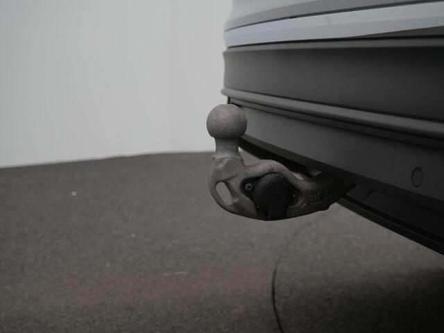 Volkswagen TIGUAN Allspace 7 pers. 1.5 TSI 150 pk DSG Life Business | Trekhaak | Stoelverwarming | Navigatie | 18 inch