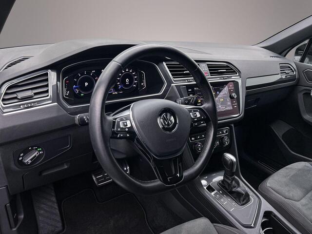 Volkswagen TIGUAN Highline Business R 1.5 TSI 150pk DSG Automaat Trekhaak, Black Style, Panoramadak, Elektrische achterklep, Navigatie, Stoelverwarming, LED koplampen