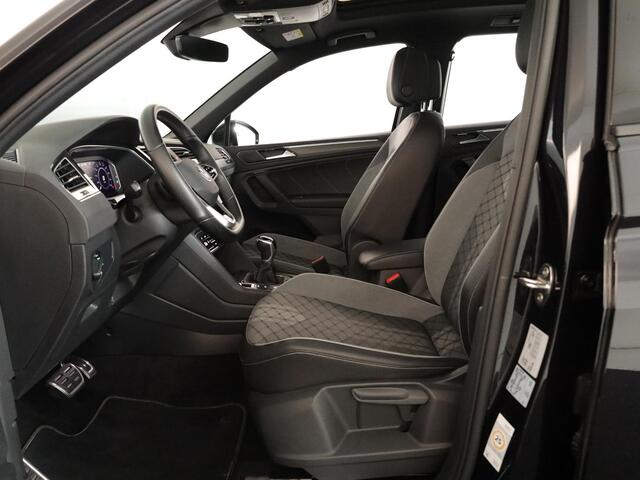 Volkswagen TIGUAN 1.4 TSI eHybrid R-Line Business+ 245 pk Automaat (DSG) | Navigatie | Panoramadak | Parkeersensoren (Park assist) | Stoelverwarming v/a | Black Style pakket | R-Line |