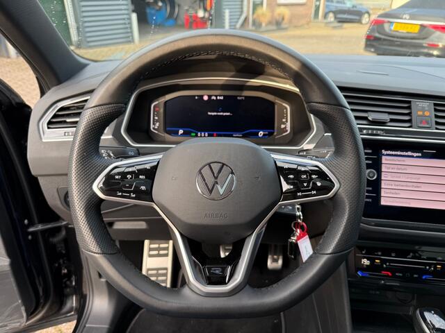 Volkswagen TIGUAN 1.5 TSI Automaat R-Line Black Style Panodak 20 Inch