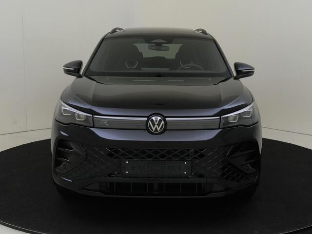 Volkswagen TIGUAN R-Line Edition - eHybrid | 'App-Connect' draadloze smartphone integratie | Automatische afstandsregeling (Adaptive Cruise Control) | Black Style Pakket