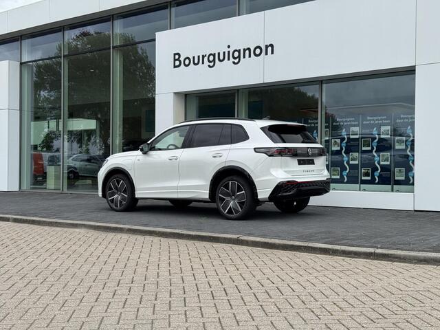 Volkswagen TIGUAN 1.5 eHybrid R-Line Edition 204 PK | Trekhaak | 360 Camera | LED Matrix | Black Style | Adaptief Onderstel |