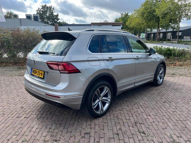 Volkswagen TIGUAN 1.5 TSI DSG R-Line / Trekhaak-Pano-Carplay-Stoelver