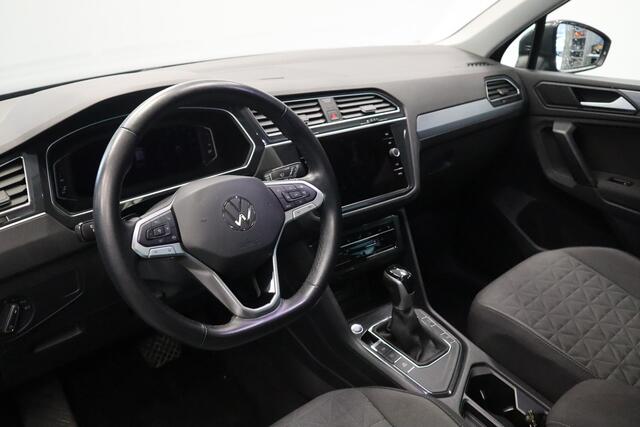 Volkswagen TIGUAN 1.5 TSI Life Business ACC Climate Panoramadak PDC Keyless NAP