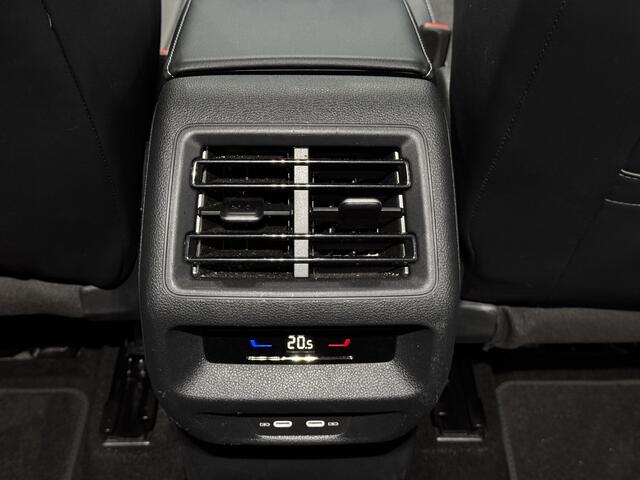 Volkswagen TIGUAN 1.5 eTSI Life Edition Half leder, Camera, Navi, Winterpakket, Keyless start, Cruise control adaptief, Sfeerverlichting, 2 jaar