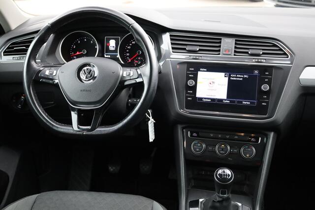 Volkswagen TIGUAN 1.4 TSI Comfortline 92KW/125PK, Navigatie, trekhaak, lichtmetalen velgen, Lane assist, parkeersensoren voor en achter, cruise control, automatische airco.