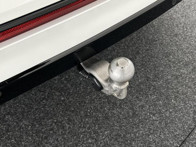 Volkswagen TIGUAN 1.5 TSI 150pk DSG R-Line Business+ Black Style Trekhaak Camera Head-Up Keyless Virtual Cockpit Navigatie Panoramadak