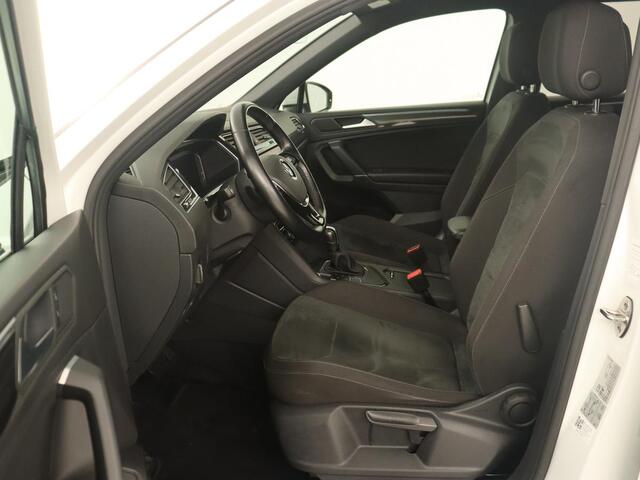 Volkswagen TIGUAN Allspace 1.5 TSI R Line | Stoelverwarming | Camera | Adaptive cruise | Carplay | Navigatie | Full LED | 20'' | Keyless | Park Assist