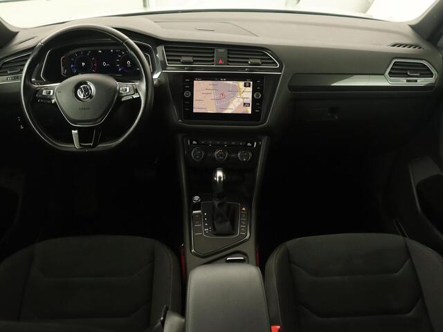 Volkswagen TIGUAN Allspace 1.5 TSI R Line | Stoelverwarming | Camera | Adaptive cruise | Carplay | Navigatie | Full LED | 20'' | Keyless | Park Assist