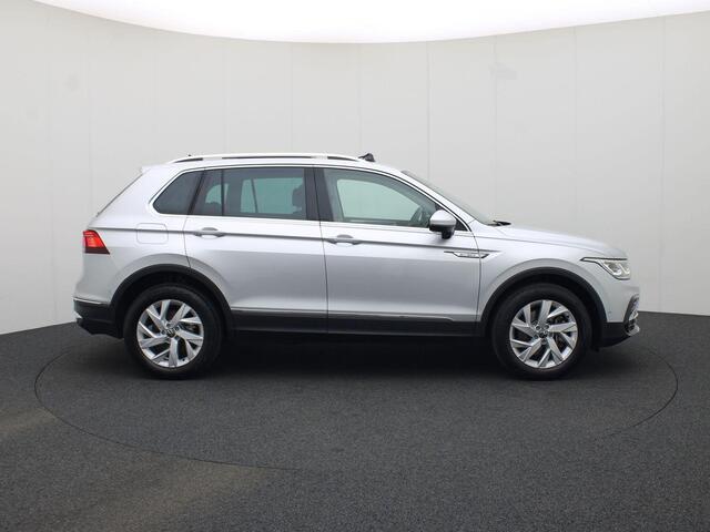 Volkswagen TIGUAN 1.4TSIeHybrid 180kW/245PK Elegance DSG · Panoramadak · Camera + Parkeersensoren · Navigatie