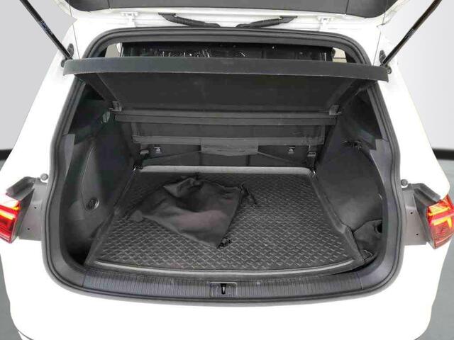 Volkswagen TIGUAN 1.4 TSI eHybrid 245pk PHEV R-Line Black Style / Panoramadak / Head Up / 360 Camera / Wordt Verwacht