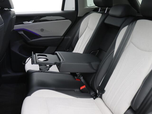 Volkswagen TIGUAN 1.5 eHybrid Elegance 204PK DSG Adaptieve Cruise Controle, Matrix-LED Verlichting, 360gr. Camera, Side Assist, Stoelmassage, Winterpakket+, Trekhaak, 18" LM Velgen