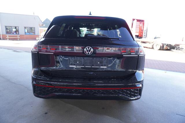 Volkswagen TIGUAN 1.5 eHybrid R-Line Edition 272 PK Hybride nr.V016 | Climate | panorama dak | Trekhaak