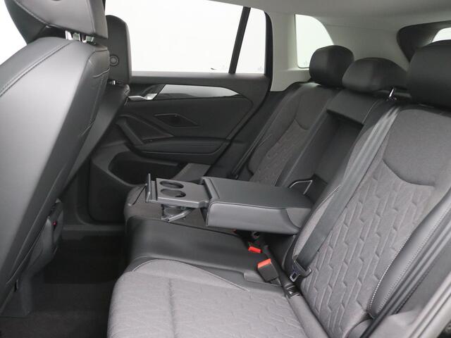 Volkswagen TIGUAN 1.5 eHybrid Life Edition 204PK DSG Trekhaak, Achteruitrijcamera, Navi via Apple Carplay/Android Auto, Keyless, Side Assist, Stoel-Stuurverwarming, Elektr. Achterklep, 17" LM Velgen