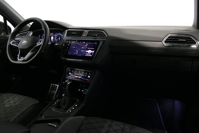 Volkswagen TIGUAN 1.5 TSI R-Line Business+ / Black Style / Stoelverwarming / Achteruitrijcamera / Stuurwiel verwarming / 20'' LMV / Adaptive Cruise Control / Apple Carplay - Android Auto / Keyless / Sfeerverlichting / Discover Media Pro / Park Assist / Digitaal Instrumente