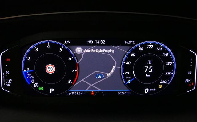 Volkswagen TIGUAN 1.5 TSI R-Line Business+ / Black Style / Stoelverwarming / Achteruitrijcamera / Stuurwiel verwarming / 20'' LMV / Adaptive Cruise Control / Apple Carplay - Android Auto / Keyless / Sfeerverlichting / Discover Media Pro / Park Assist / Digitaal Instrumente