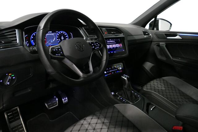 Volkswagen TIGUAN 1.5 TSI R-Line Business+ / Black Style / Stoelverwarming / Achteruitrijcamera / Stuurwiel verwarming / 20'' LMV / Adaptive Cruise Control / Apple Carplay - Android Auto / Keyless / Sfeerverlichting / Discover Media Pro / Park Assist / Digitaal Instrumente