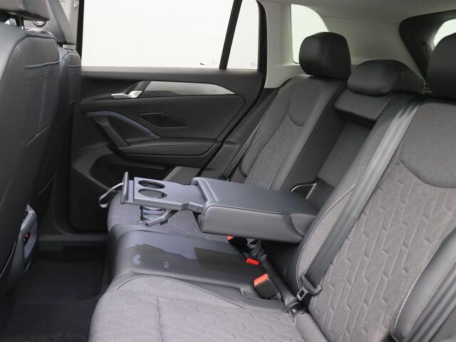 Volkswagen TIGUAN 1.5 eHybrid Life Edition 204PK DSG Adaptieve Cruise Controle, Achteruitrijcamera, Stoel-Stuurverwarming, Keyless, Navi via Apple Carplay/Android Auto, Side Assist, Trekhaak, 19" LM Velgen