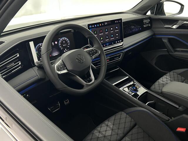 Volkswagen TIGUAN 1.5 272pk eHybrid R-Line Edition Trekhaak Camera Panoramadak Stoelverwarming Massage Carplay