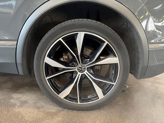 Volkswagen TIGUAN 1.4 TSI eHybrid R-Line Business+ 20"/Panoramadak/Trekhaak/Leder + memory/Elektrische klep/Dodehoek/Stuur + stoelverwarming/IQ LightS/Adaptieve cruise