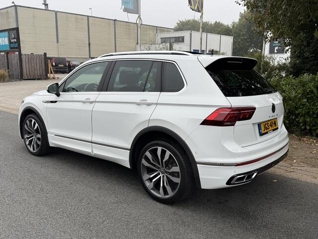 Volkswagen TIGUAN 1.5 TSI 150PK DSG 3xR-LineoPanooTrekhaak