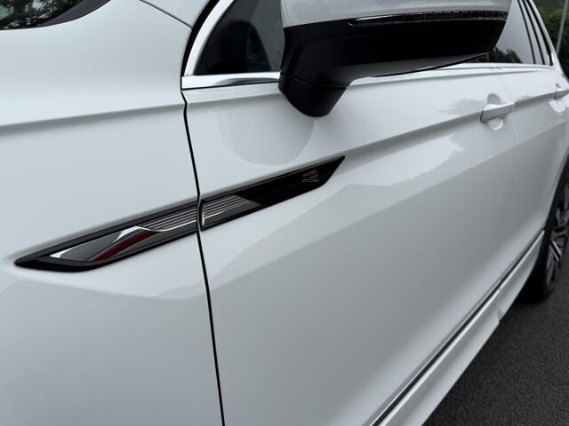 Volkswagen TIGUAN 1.5 TSI 150PK DSG 3xR-LineoPanooTrekhaak