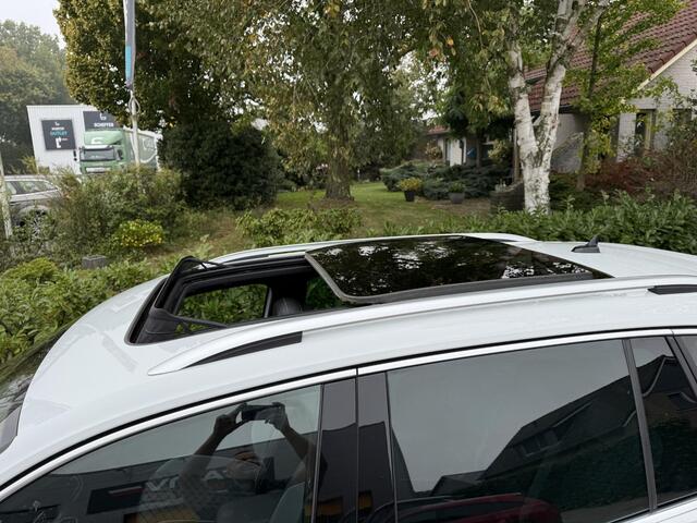 Volkswagen TIGUAN 1.5 TSI 150PK DSG 3xR-LineoPanooTrekhaak