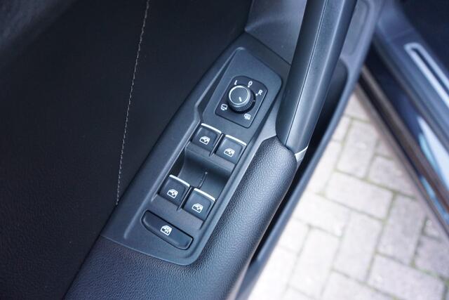 Volkswagen TIGUAN 1.4 TSI DSG ACT R-Line Trekhaak | Camera | Leder * All in prijs *