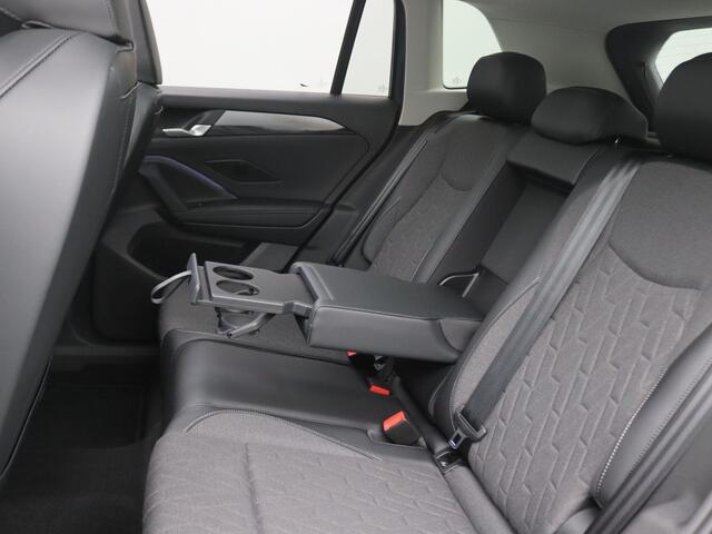 Volkswagen TIGUAN 1.5 eHybrid Life Edition 204PK DSG Pano-Schuifdak, Trekhaak, 19" LM Velgen, Adaptieve Cruise Controle, Achteruitrijcamera, Side Assist, Navi via Apple Carplay/Android Auto, Keyless, Stoel-Stuurverwarming, Elektr. Achterklep