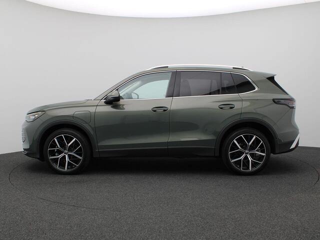 Volkswagen TIGUAN 1.5 eHybrid Elegance 204PK DSG Ergo Active Bestuurdersstoel, LED, Achteruitrijcamera, Navi, Keyless, Keyless, Side Assist, 20" LM Velgen