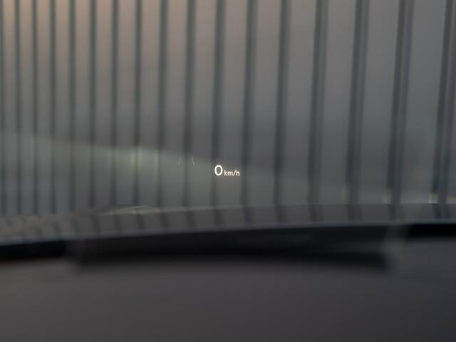 Volkswagen TIGUAN 1.5 TSI R-Line Business | Trekhaak wegkl. | Head Up | Side Assist | Camera | LED | Prijs Rijklaar!!