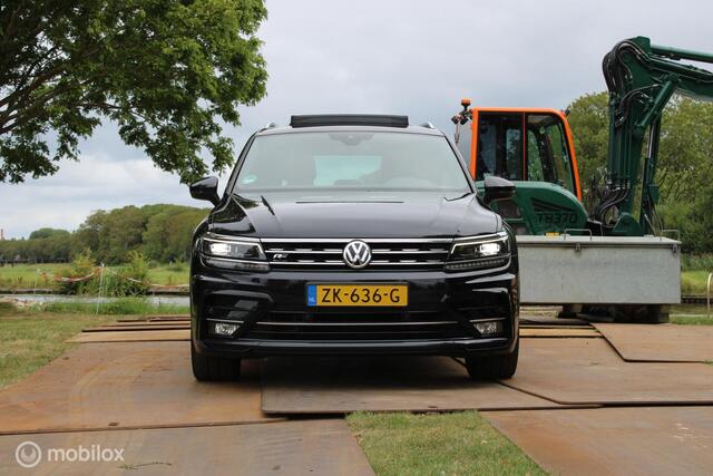 Volkswagen TIGUAN 1.5 TSI ACT Highline Business R PANO ADAPTIVE