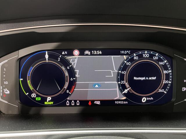 Volkswagen TIGUAN 1.4 TSI eHybrid R-Line Business / AUTOMAAT/ 2X R-LINE/ 245PK/ PANO/ KEYLESS/ 360 CAMERA/ ADAPT. CRUISE/ APP-CONECT/ DIGITAL DASH/ PARK. SENSOREN/ MATRIX/ STOEL-STUUR VERWARM./ 19" LMV