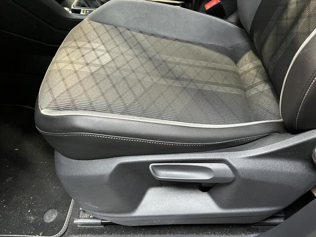 Volkswagen TIGUAN 1.4 TSI eHybrid R-Line Business / AUTOMAAT/ 2X R-LINE/ 245PK/ PANO/ KEYLESS/ 360 CAMERA/ ADAPT. CRUISE/ APP-CONECT/ DIGITAL DASH/ PARK. SENSOREN/ MATRIX/ STOEL-STUUR VERWARM./ 19" LMV