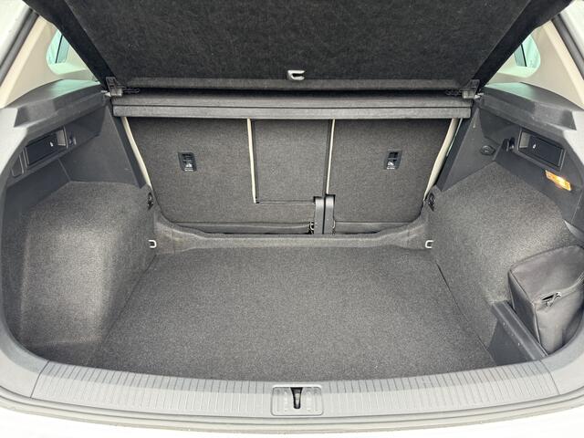 Volkswagen TIGUAN 1.4 TSI ACT Highline AUTOMAAT. VOL OPTIES.