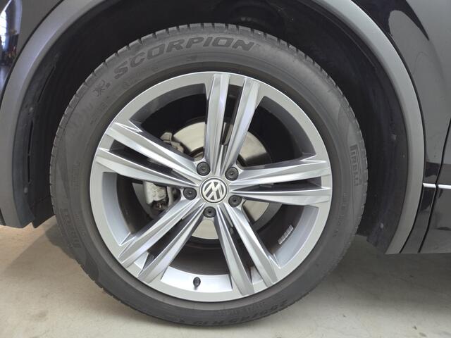 Volkswagen TIGUAN 1.5 TSI Comfortline Business | R-line | Camera | Panorama | LED |*