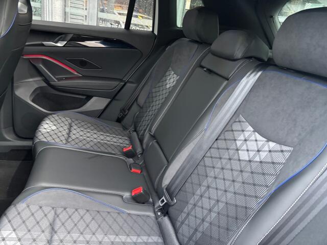 Volkswagen TIGUAN 2.0 TDI R-LINE AUTOMAAT 150PK AIRCO NAVI BIGSCREEN PDC-CAMERA CRUISE.