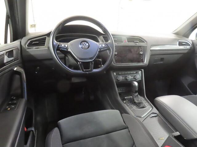 Volkswagen TIGUAN 1.5 TSI ACT Highline Business R Digidash | Pano | Camera | LED | LMV 19"| NL auto | 1e eig.
