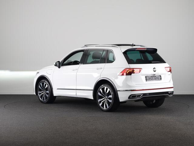 Volkswagen TIGUAN 1.4 TSI eHybrid R-Line Business 245PK PHEV | Panorama dak | Trekhaak wegklapbaar | Assistentie pakket | Head up display | Parkeercamera |