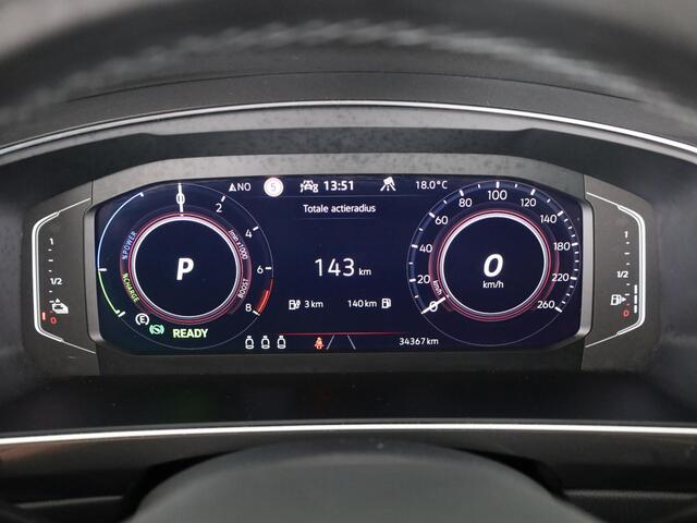 Volkswagen TIGUAN 1.4 TSI eHybrid R-Line Business 245PK PHEV | Panorama dak | Trekhaak wegklapbaar | Assistentie pakket | Head up display | Parkeercamera |