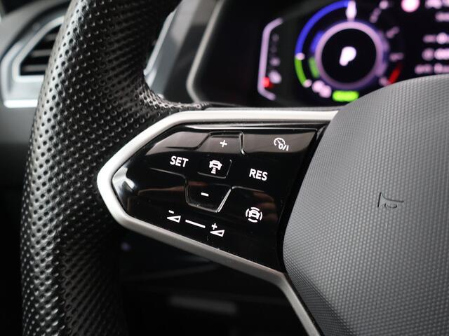 Volkswagen TIGUAN 1.4 TSI eHybrid R-Line Business+ | 245PK | SoH 89% | Multifunctioneel stuurwiel | Cruisecontrol | Achteruitrij camera |