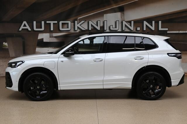 Volkswagen TIGUAN 1.5 eHybrid 272pk R-Line | Leder | Panoramadak | 360° Camera | 100% (Dealer) onderhouden label | RIJKLAARPRIJS |