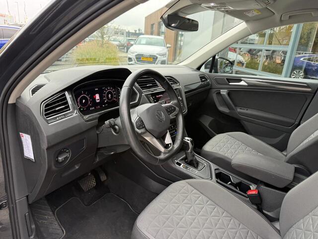 Volkswagen TIGUAN 1.4 TSi 245 Pk eHybrid Automaat Life | Adaptive Cruise | Camera | CarPlay | Climate | 18 Inch | Privacy Glass | 54.682 KM!!