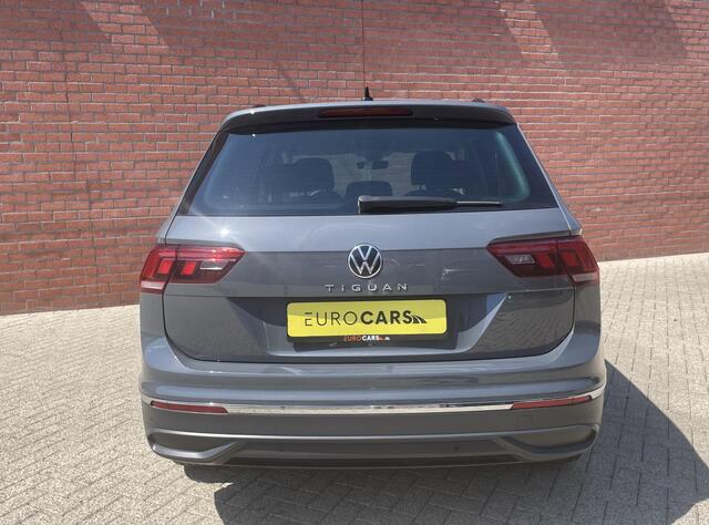 Volkswagen TIGUAN 1.5 TSI DSG 150pk Life | Navigatie | Apple Carplay/Android Auto | Parkeersensoren | Adaptive cruise Control | Wegklapbare Trekhaak | Stoel- en stuurverwarming | Ledverlichting | Getinte ramen | Climate Control